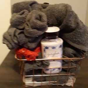 GIFT: HANDCRAFTED TOWEL SET. Includes Bath/Body